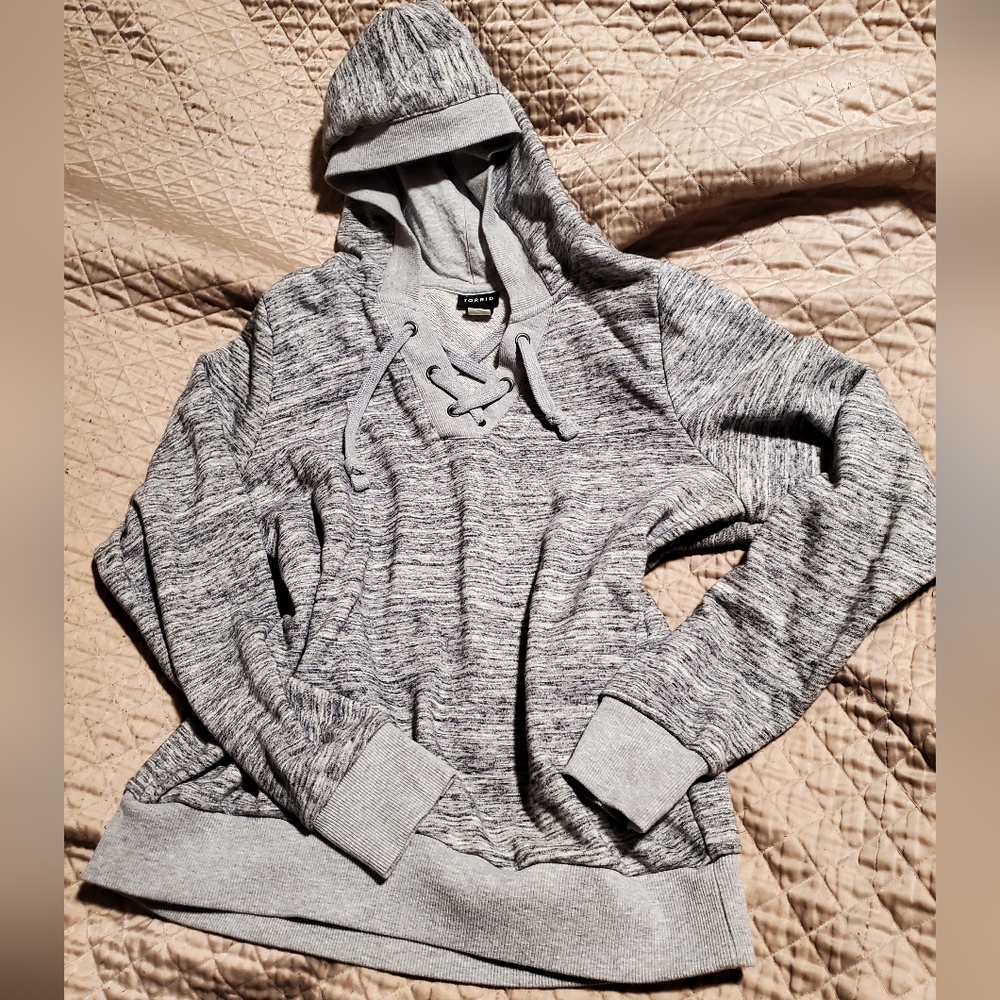 Torrid 00 gray cropped hoodie lace up